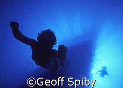 mother and son freediving by Geoff Spiby 